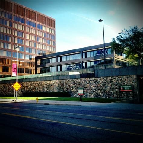 300 monroe ave nw